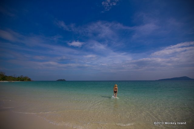 pictures of koh rong island, sihanoukville, cambodia.  copyright monkey island